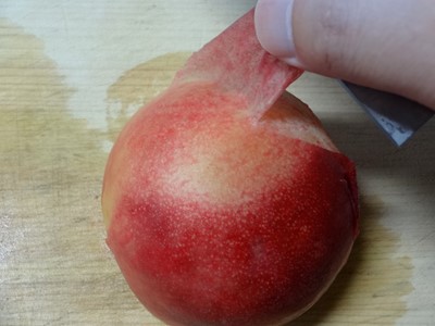 桃の剥き方　皮の剥き方